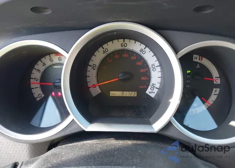 2015 Toyota Tacoma Base V6/Trd Pro z USA, uszkodzony, nr VIN 3TMLU4EN5FM205879